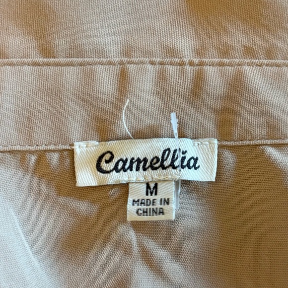Camellia Tan Semi-Sheer Cropped Military-style Short Sleeve Button Down, Med - Picture 4 of 9